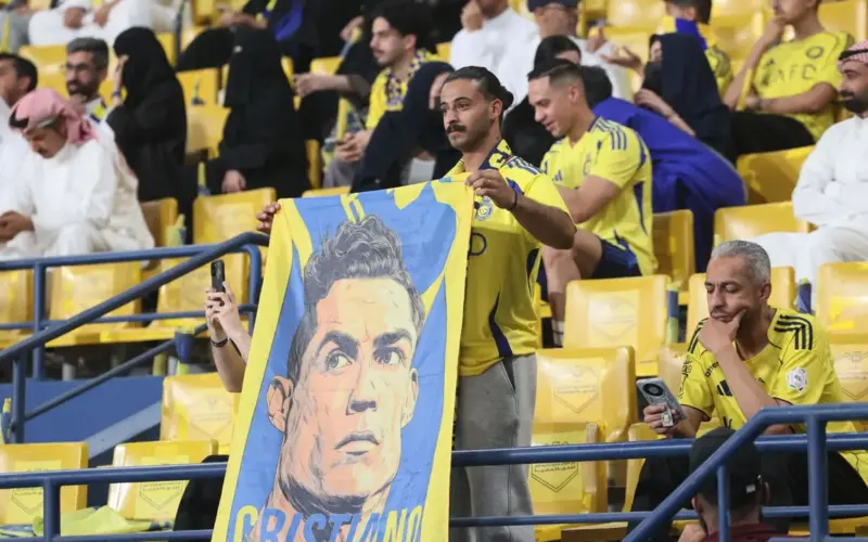 “أنتم مأجورون” .. بن هاربورج يوضح سبب اتهاماته لجماهير النصر بعد الهجوم عليه والرد: كذبتك شنيعة!